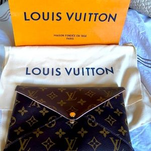 Louis Vuitton Clutch